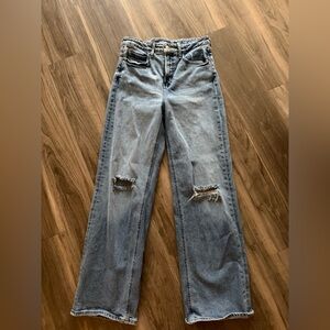 Old Navy- Classic sky-high Blue Distressed Women Jeans- SIZE 6